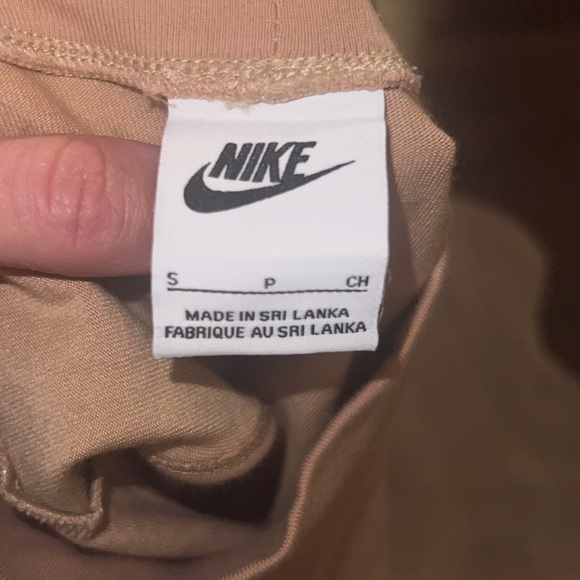 Nike Sportswear Collection Essentials Women's Sleeveless Mock Top Tan Hemp Small - Picture 10 of 11